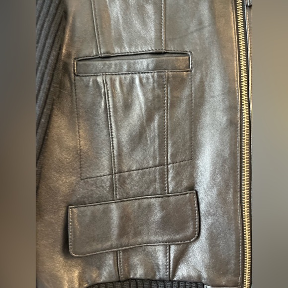 Tristan & Iseut Leather Jacket With Knit Ribbed Sleeves - Picture 14 of 15
